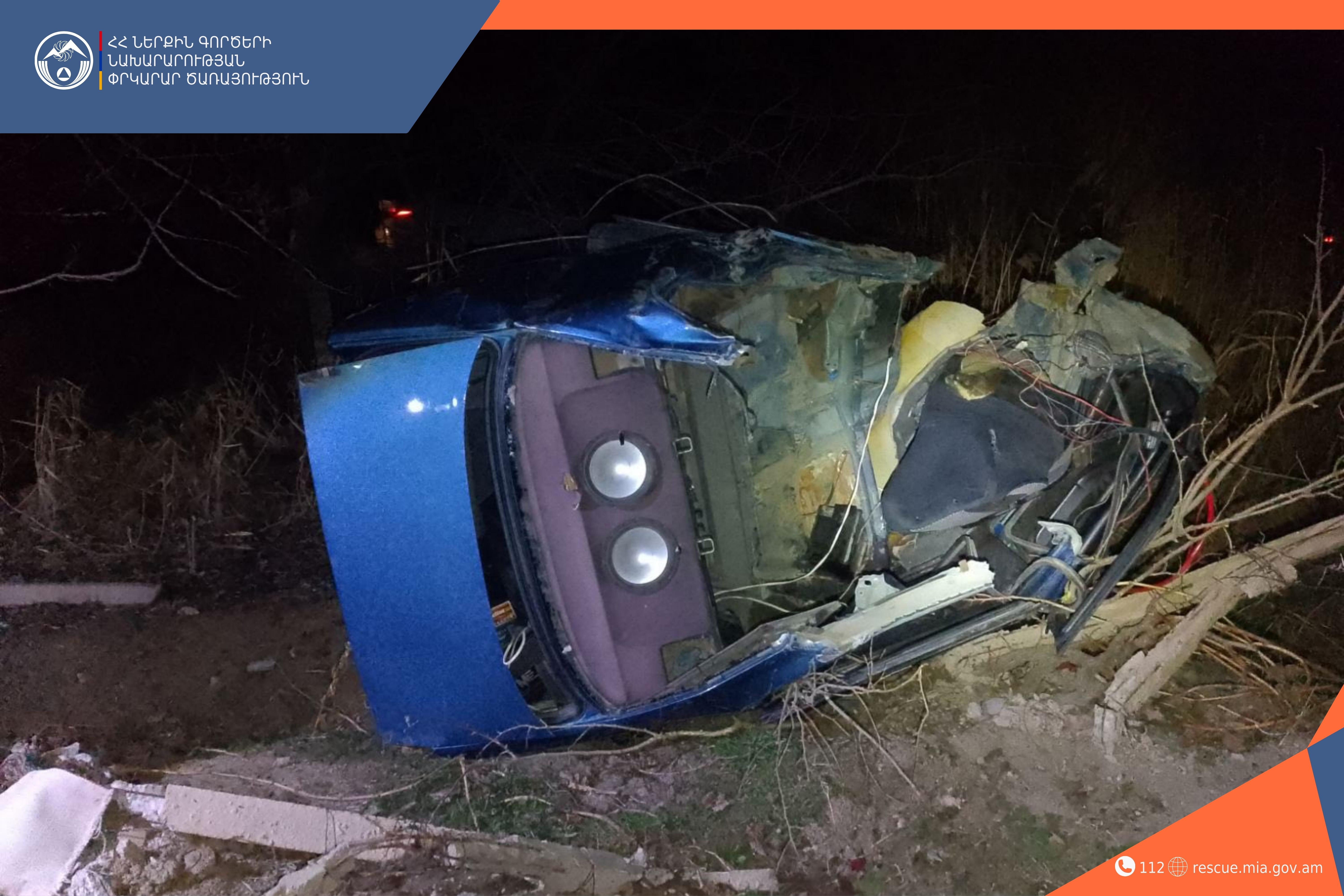 Արարատի մարզում BMW-ն բախվել է ծառերին. վարորդը տեղում մահացել է