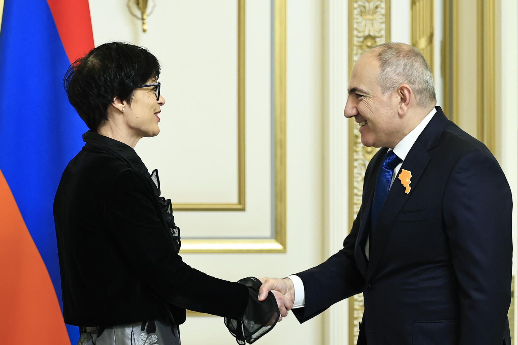 Վարչապետն ընդունել է ԵՄ ընդլայնման հարցերով հանձնակատար Մարթա Կոսին