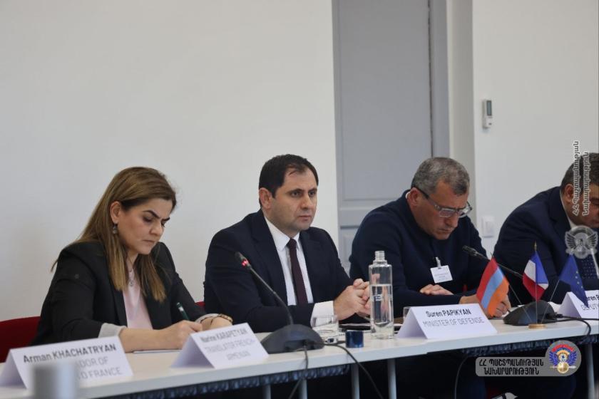 Սուրեն Պապիկյանը հանդիպել է ֆրանսիական ռազմարդյունաբերական ընկերությունների ներկայացուցիչների հետ