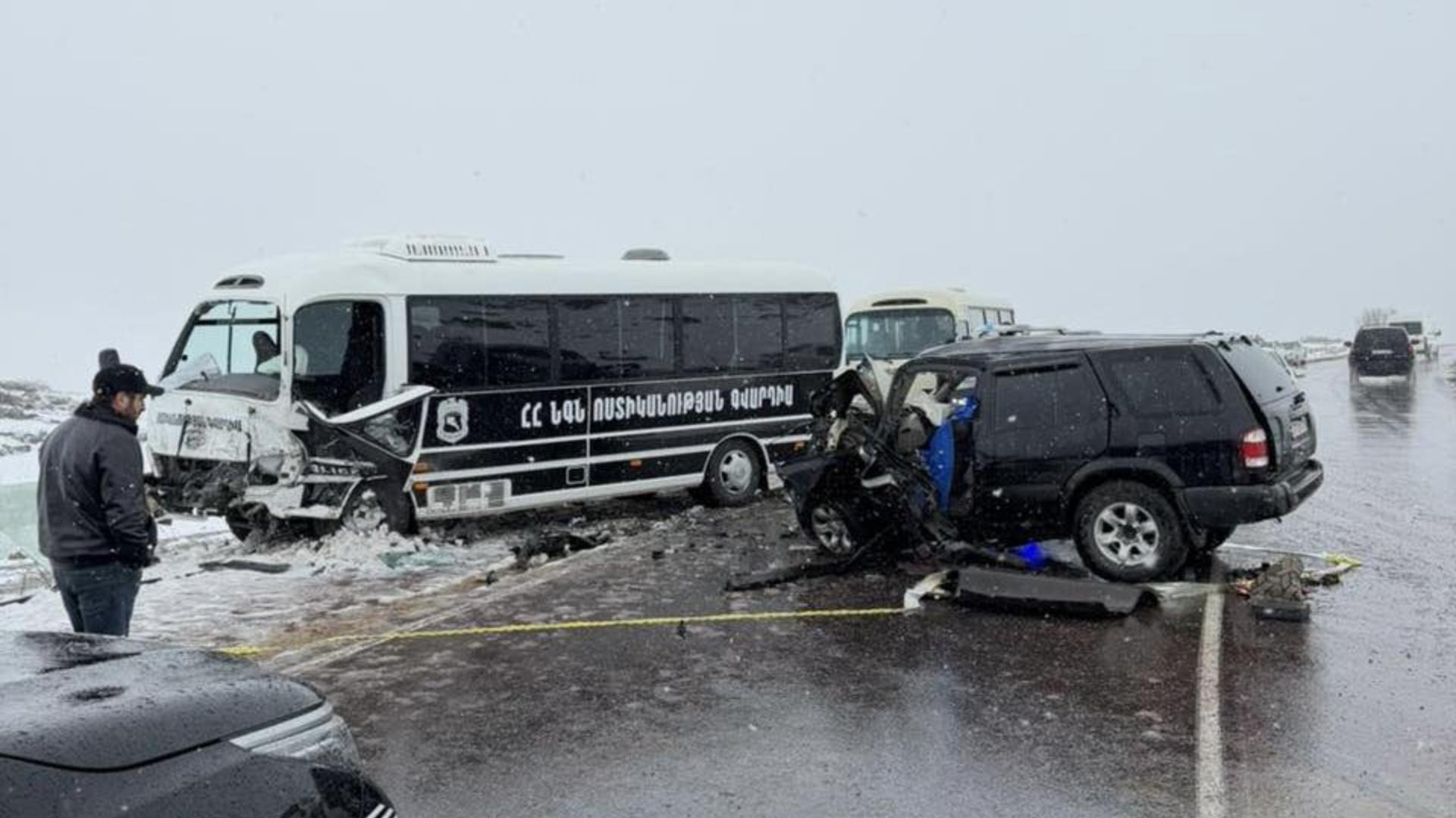ՃՏՊ Քուչակ-Ապարան ճանապարհին․ կա 1 զոհ, 12 տուժած