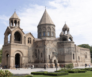 Մայր Աթոռը կոչ է անում Կառավարությանը քայլեր ձեռնարկել՝ կանխելու Արցախի մշակութային ժառանգության ոչնչացումը