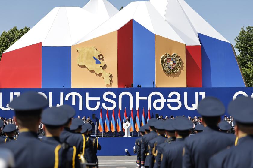 Հայաստանի Հանրապետությունը պետք է գոյություն ունենա հավիտյան. տեղի է ունեցել Հանրապետության օրվան նվիրված զորահանդեսը