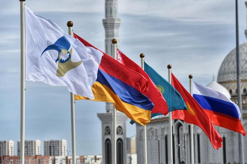 Eurasian Economic Union Leaders Say Armenia Should Hold Referendum