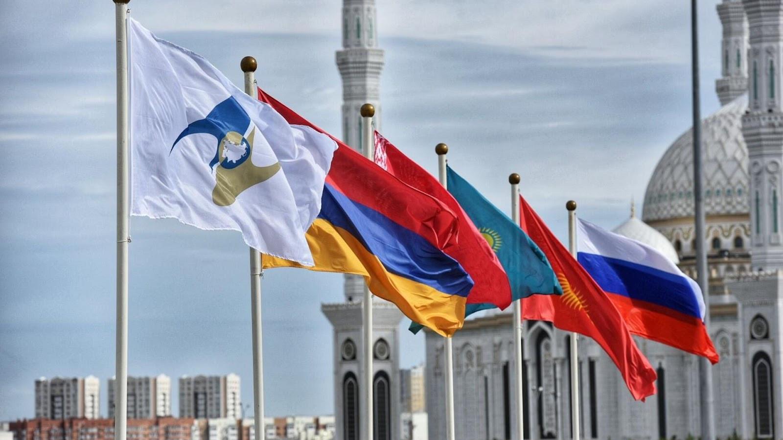 Eurasian Economic Union Leaders Say Armenia Should Hold Referendum