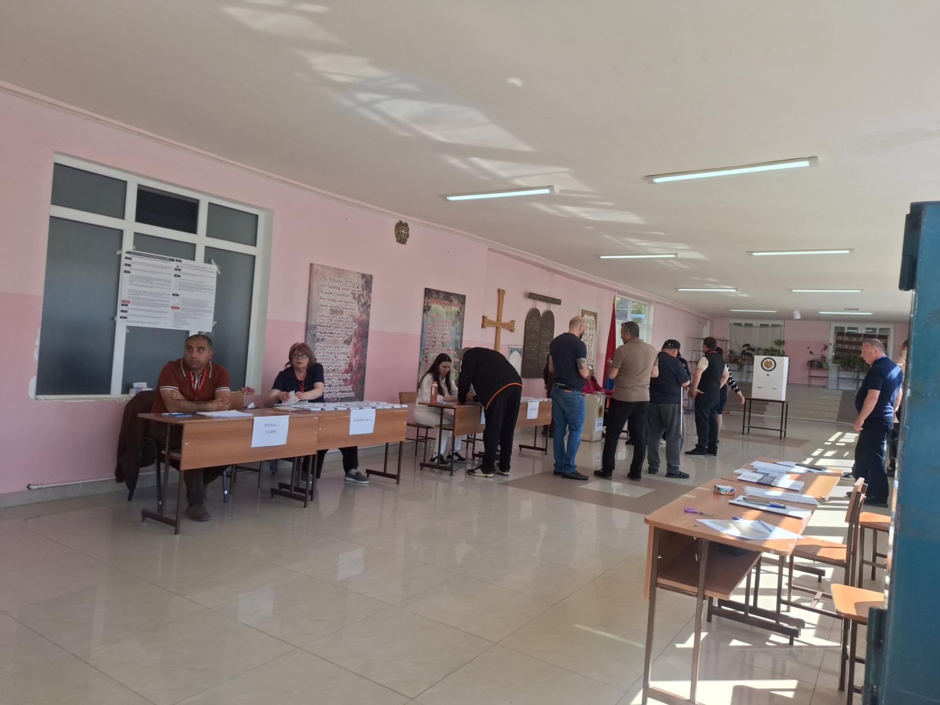 Հուշանվեր-կախազարդեր՝ առաջին անգամ ընտրողներին