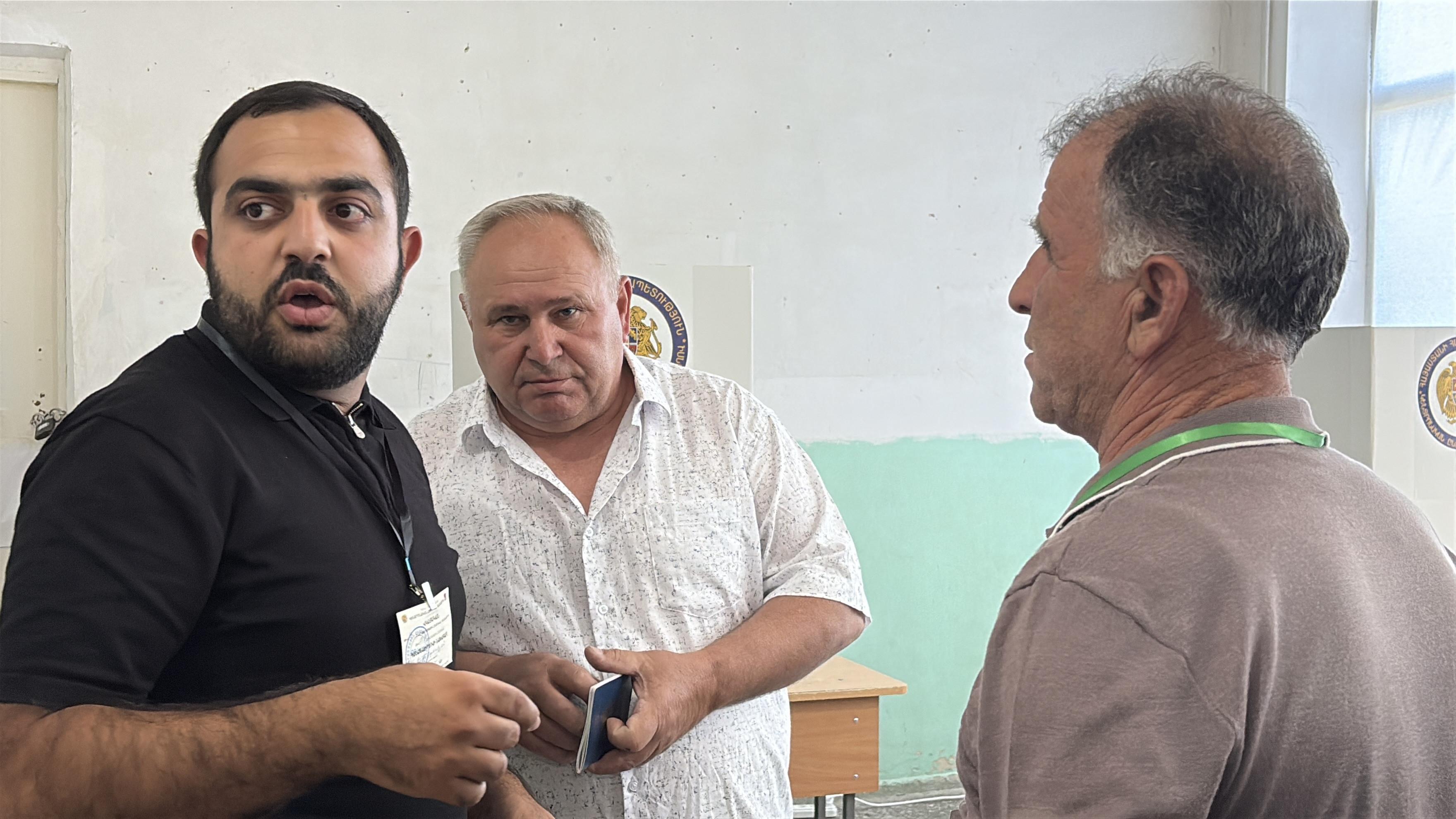 «Ես չգիտեմ՝ ում ընտրեմ»․ քաղաքացին՝ հանձնաժողովի նախագահին
