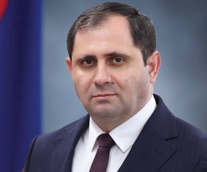 Սուրեն Պապիկյանը ՊՆ վարչական համալիրում անցկացրել է խորհրդակցություն