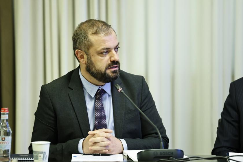 Արտահանման աջակցություն՝ թզի և դեղձի իրացման համար