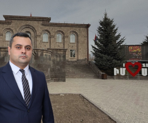 Սիսիանի համայնքապետը 86 մլն դրամի պայմանագրեր է կնքել ծնողների ընկերության հետ