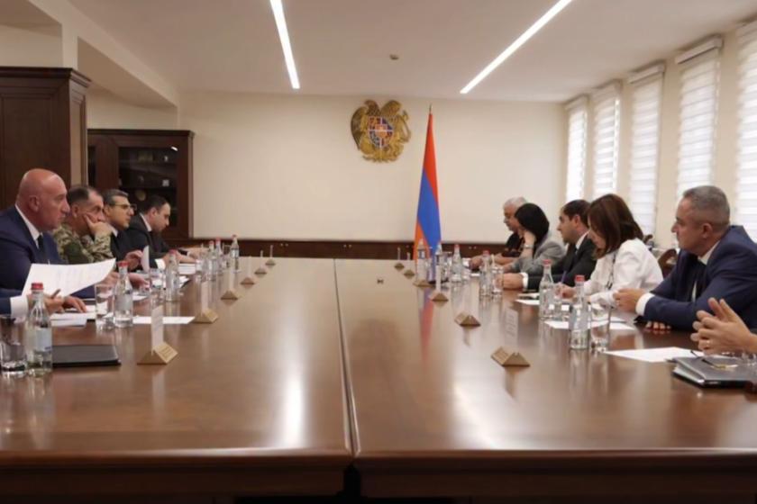 Կայացել է ԶՈՒ-ում ինքնասպանությունների և ոչ կանոնադրային հարաբերությունների հարցերով աշխատանքային խմբի առաջին նիստը