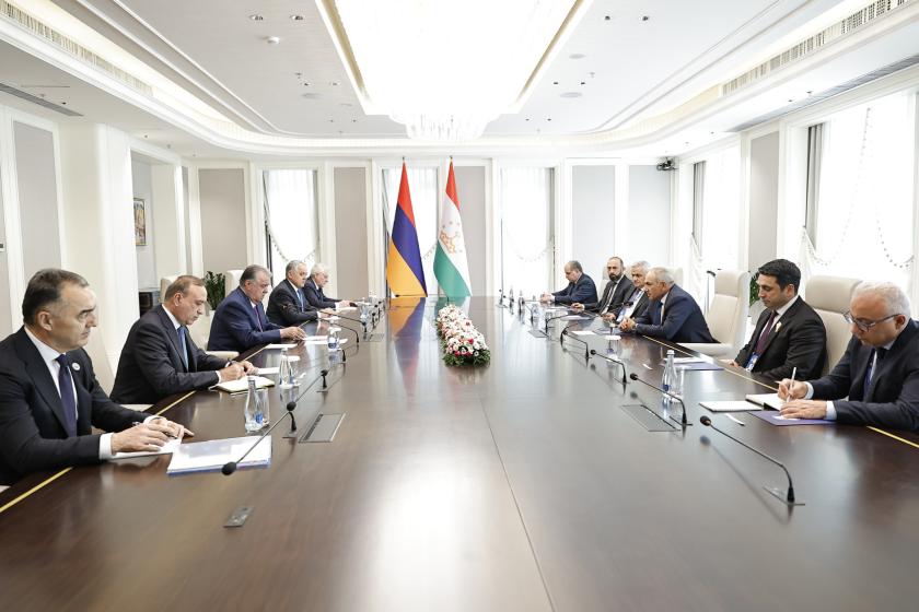 Pashinyan, Tajik President Discuss Regional Developments