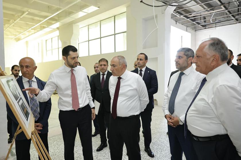 Pashinyan Visits Yerevan COP 17 Site; Work Said to Progress Despite Botched Prep