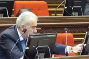 Эдуард Шармазанов: “Я не видел, чтобы Галуст Саакян голосовал за меня” (видео)