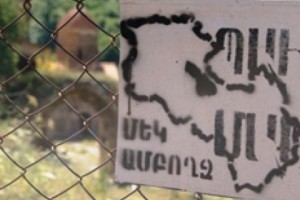 Любая уступка освобожденных территорий приведет к беспрецедентному бунту 
армянского народа