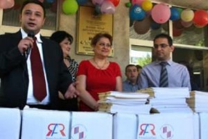 40 тысяч тетрадей в подарок ереванским школам