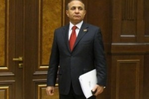«Հրապարակ». Մարգար Օհանյանի վերաբերյալ հումորը թա՞նկ է նստել Հովիկ Աբրահամյանի վրա