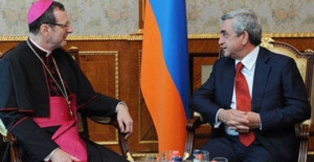 Президент РА попрощался с папским нунцием на Южном Кавказе