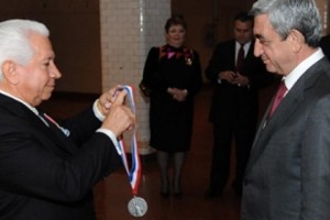 President Sargsyan Visits Ellis Island, Receives Award