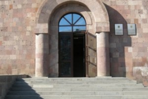 Ո՞վ է մերժել ԱԳՆ Դիվանագիտական դպրոց ընդունվելու կույր ուսանողի դիմումը. հայցվորը պնդում է, որ՝ ԱԳՆ-ն, ԱԳՆ-ն հերքում է