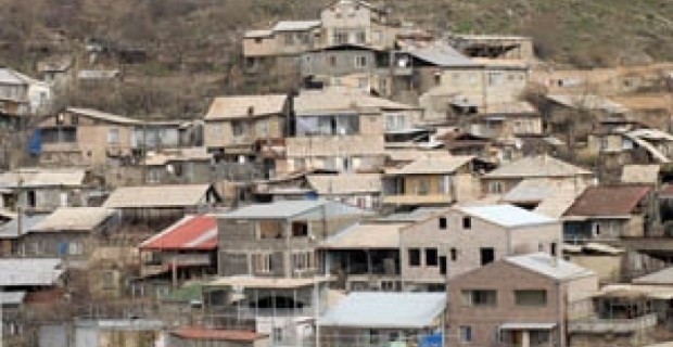 Փլուզվել է տան հիմնատակը. մի քանի տուն նույն վտանգի տակ է