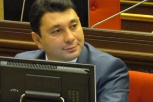 Пока Карапетян работает...
