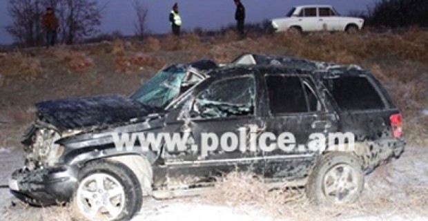 Մեքենան ընկել է ձորը. 1 զոհ, 1 վիրավոր