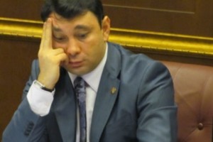 Уже бывшему старосте села Каджаран Эдуард Шармазанов пожелал счастливого пути