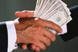 Հարկադիր կատարողը կաշառք է պահանջել վարույթն իրականացնելու համար