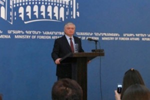 Էդվարդ Նալբանդյանը խոսել է նաև Շառլ Ազնավուրի հարցազրույցի մասին