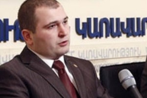 Сын спикера НС отрицает, что водит парламентский джип