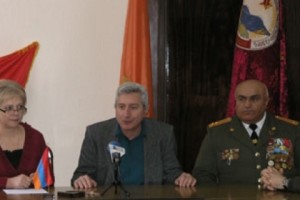 Գրքեր` Վ. Սարգսյանի անվան ռազմական ինստիտուտին և Մոնթե Մելքոնյան վարժարանին