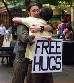 31-08_free_hugs